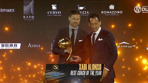 Xabi Alonso: Palkintoja ja Paholaisen Tanehtimista - Espanjan Jalkapallon Legenda Kylää Suomen Rannoilla!